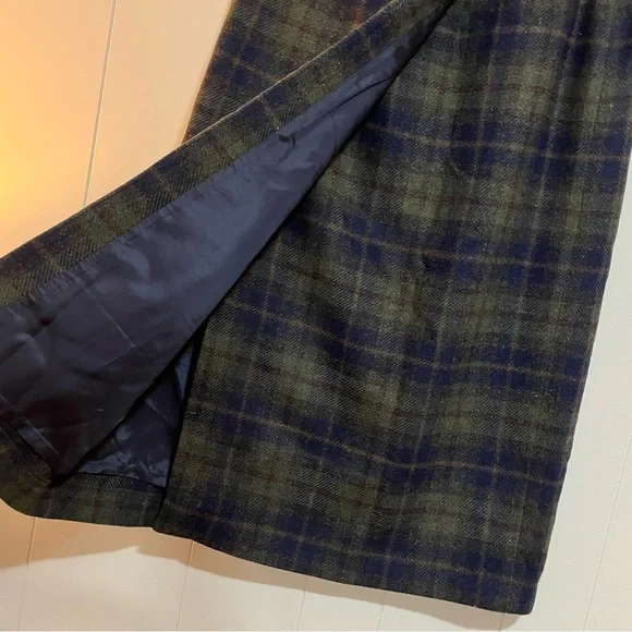 G.H. Bass Plaid Wool Wrap Skirt Size 10 Green Navy Tartan Pattern Midi Length - Picture 4 of 14